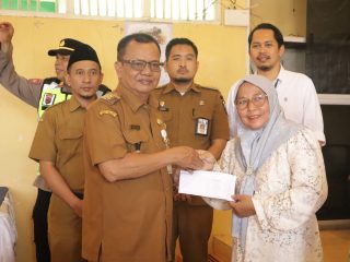 Pemkab Brebes Berikan Insentif kepada 886 Pegiat Keagamaan di Larangan