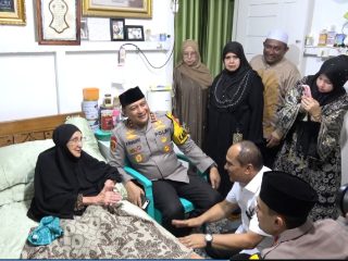 Tokoh Agama Hubaba Anisah Yusuf Al-Hadad di Pontianak Terima Kunjungan Kapolda Kalbar Pererat Tali Silaturahmi