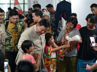 Kunjungi Hunian Relokasi Senen, Presiden Prabowo Disambut Doa dan Rasa Syukur