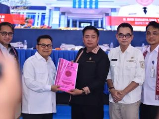 Lasarus Ketua Komisi V DPR RI Meresfon Pemkab Melawi Usulkan Pembangunan Jalan Dua Jalur, Dukung Penataan Infrastruktur Perkotaan Nanga Pinoh